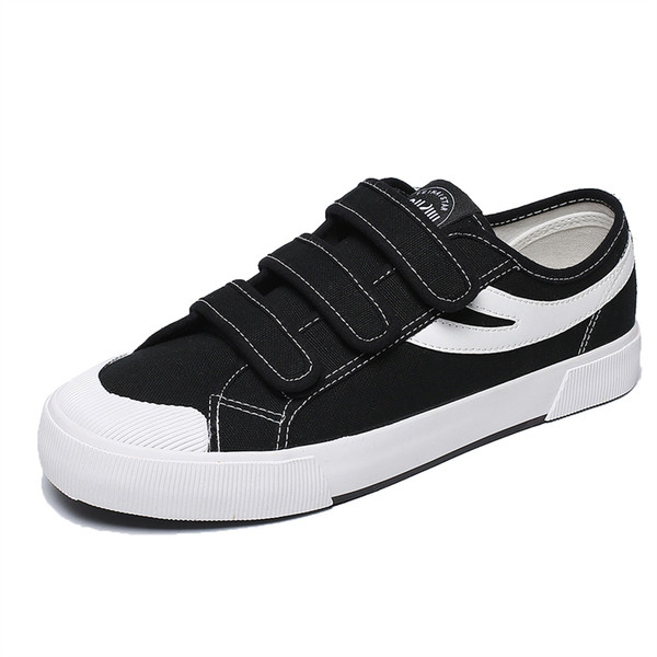 Férfi tornacipő folttal, lapos talppal, három színben