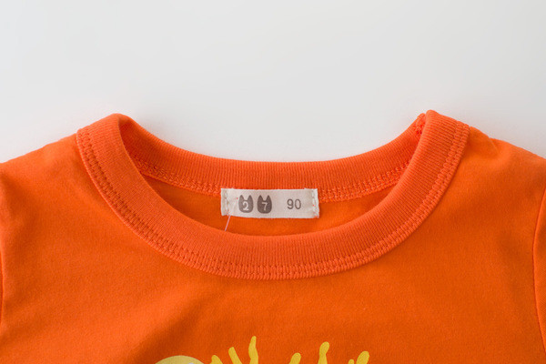 Gyerek póló fiúknak narancssárga applikációval