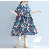 MAXI méretű női ruha kék színben, virágmintával