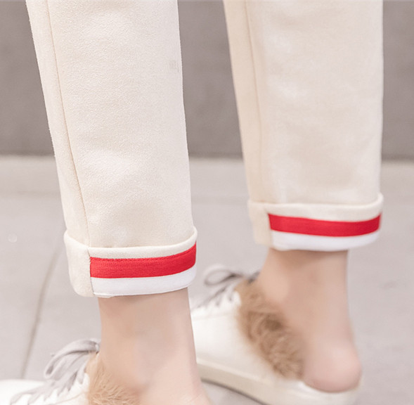 Ежедневен панталон за бременни жени в черен и бял цвят