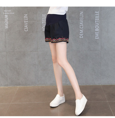 Három színben hímzett rövidnadrág várandós nőknek