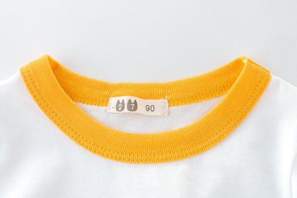 Детска тениска за момчета с къс ръкав и апликация в бял цвят