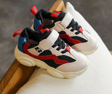 Gyermek sportcipő három színben foltokkal