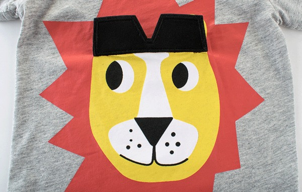 Gyerek póló fiúknak rövid ujjal és rátéttel - két modell