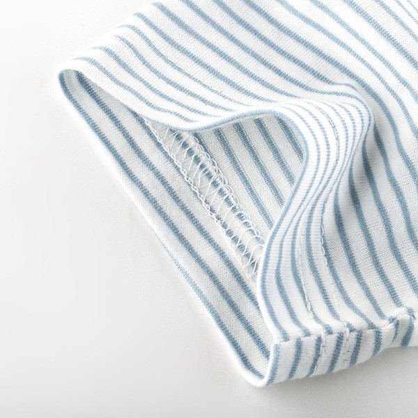 Gyermek póló fiúknak és lányoknak két színben felirattal