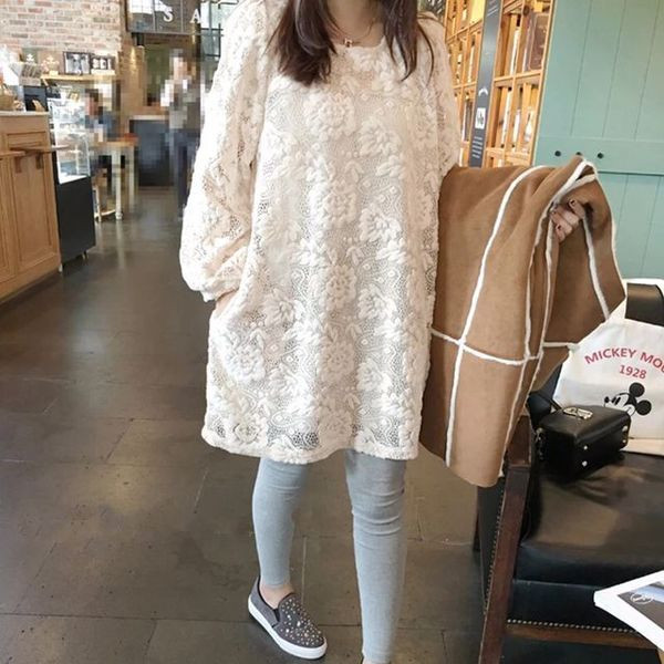 Csipke blúz terhes nők számára fehér és fekete színben