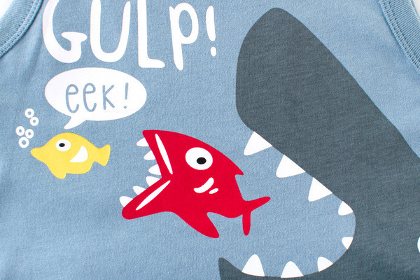 Kék színű, rátéttel ellátott gyerekcipő fiúknak