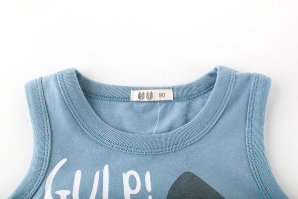 Kék színű, rátéttel ellátott gyerekcipő fiúknak