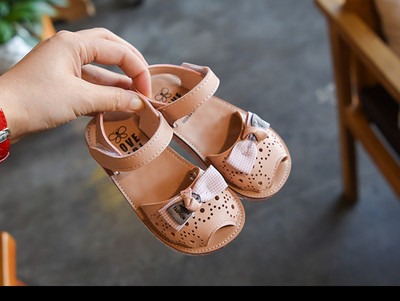 Модерни детски сандали с панделки в два цвята