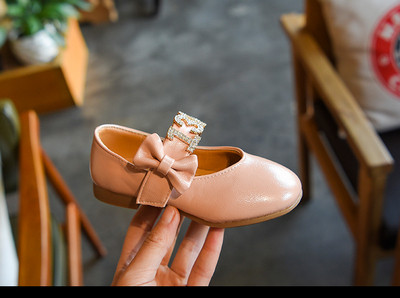 Modern gyerekcipő öko bőrből, két színben