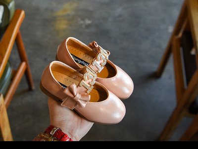 Moдерни детски обувки от еко кожа в два цвята