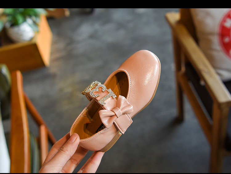 Modern gyerekcipő öko bőrből, két színben