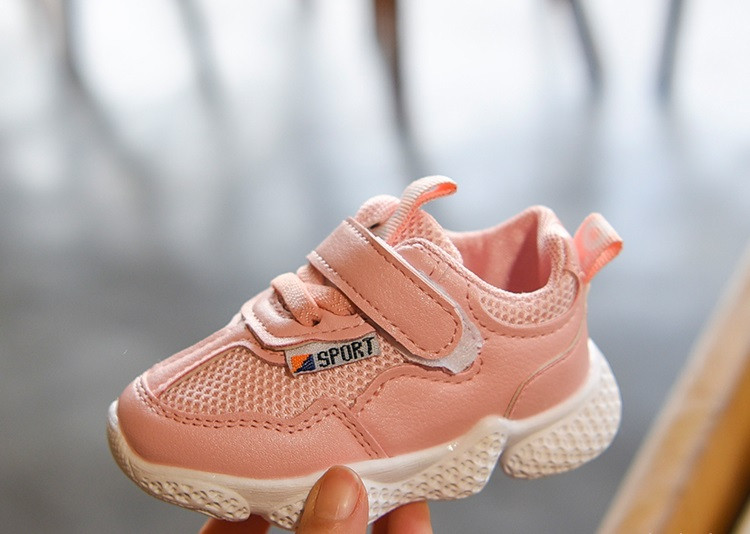 Hétköznapi gyerek tornacipő három színben matricával