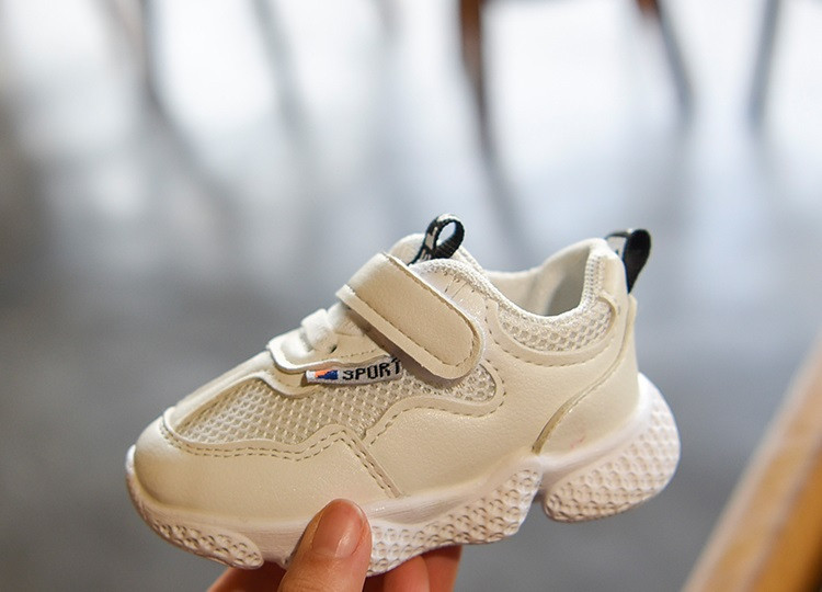 Hétköznapi gyerek tornacipő három színben matricával