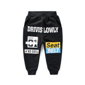 Sport és alkalmi gyerek nadrág fiúknak fekete színben