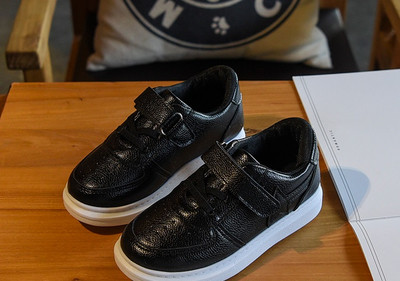 Lezser gyerek tornacipő lányoknak három színben