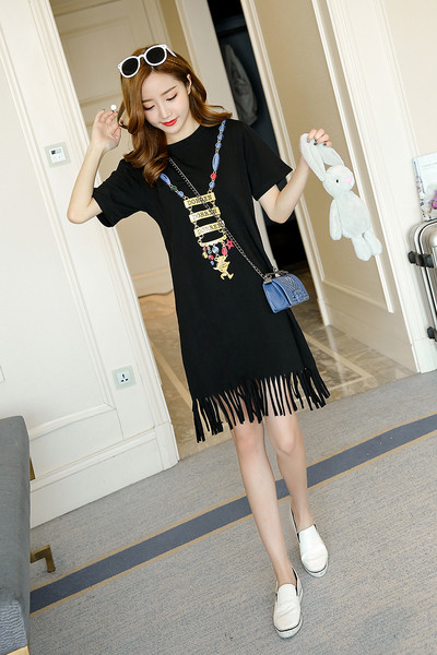 Rochie moderna pentru gravide cu aplicatie si franjuri in alb si negru