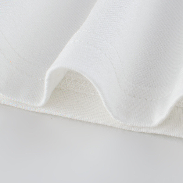 Modern gyerek póló fiúknak fehér rátéttel