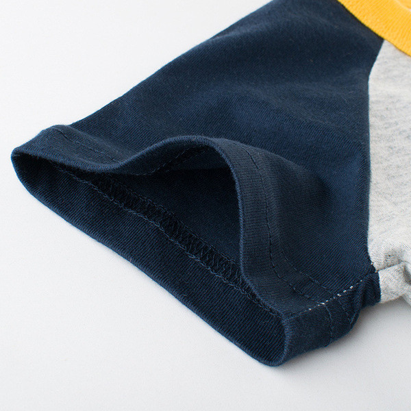 Modern gyerek póló fiúknak rövid ujjal és felirattal