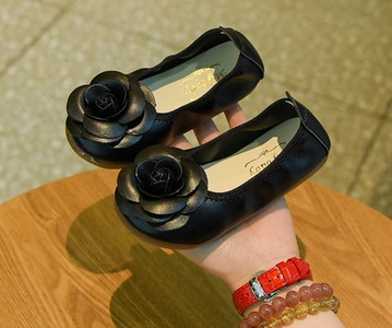 Alkalmi gyerekcipő lányoknak 3D elemmel