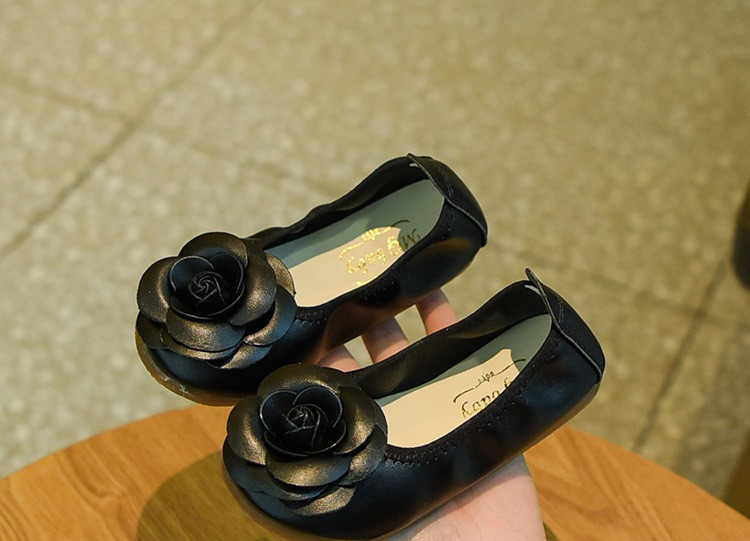 Alkalmi gyerekcipő lányoknak 3D elemmel