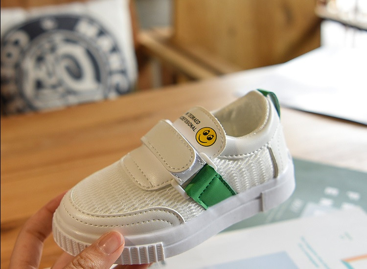 Casual παιδικά παπούτσια σε λευκό χρώμα  με βελκρό