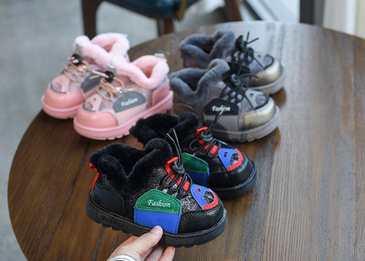 Μοντέρνες παιδικές μπότες για κορίτσια με μαλακή επένδυση σε τρία χρώματα