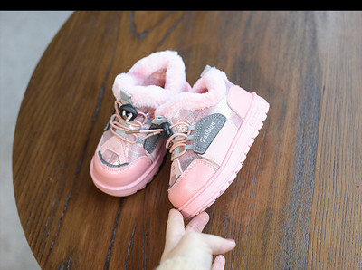 Modern gyerekcsizma lányoknak puha béléssel, három színben