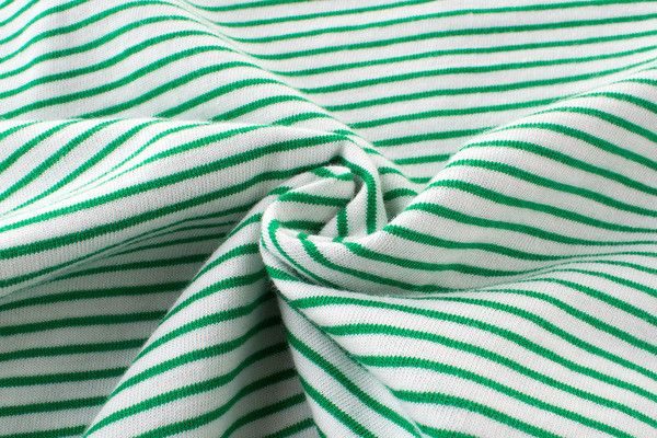 Μοντέρνα παιδική ριγέ μπλούζα για αγόρια σε πράσινο χρώμα