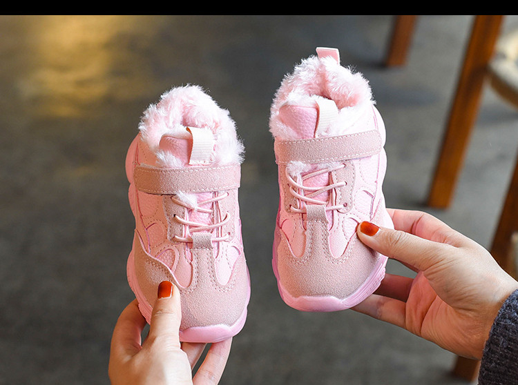 Modern gyerekcipő lányoknak három színben