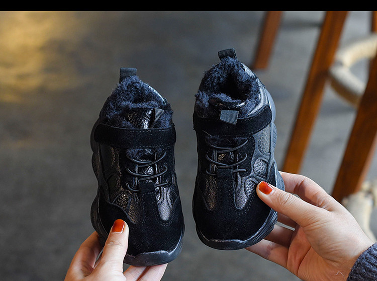 Modern gyerekcipő lányoknak három színben