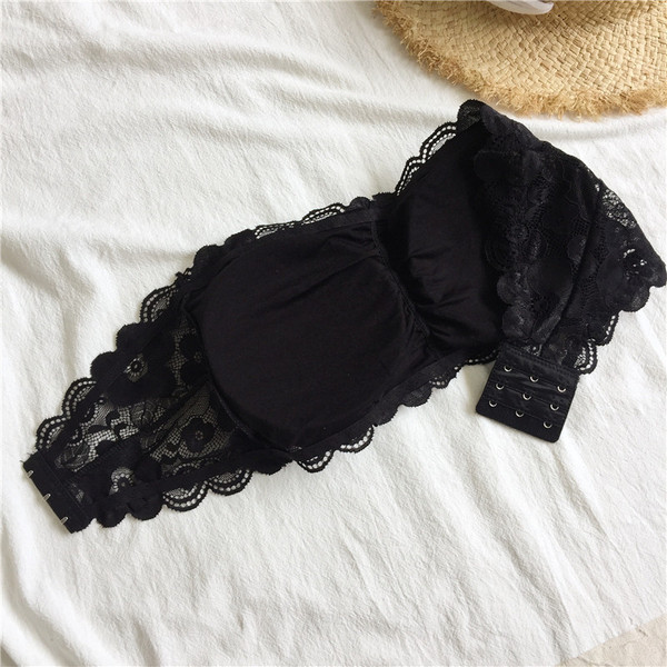 Εσώρουχα γυναικεία σε μαύρο και άσπρο χρώμα
