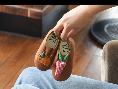 Alkalmi gyerekcipő 3D elemekkel három színben