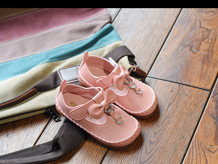 Pantofi moderni pentru copii cu elemente metalice si panglica