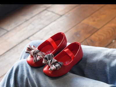 Három színű szalagos alkalmi gyerekszandál