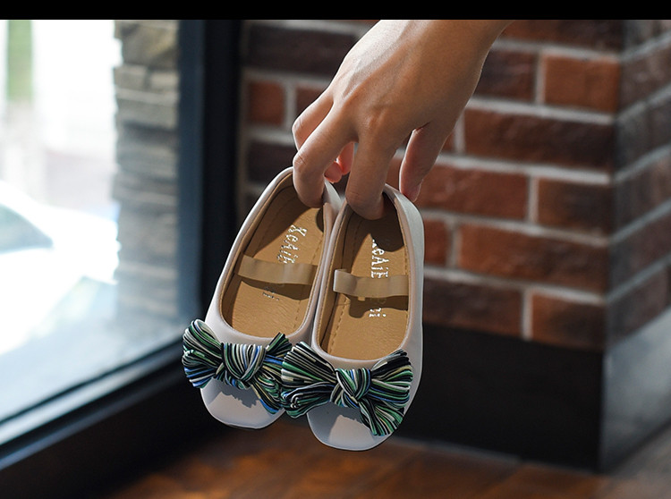 Három színű szalagos alkalmi gyerekszandál