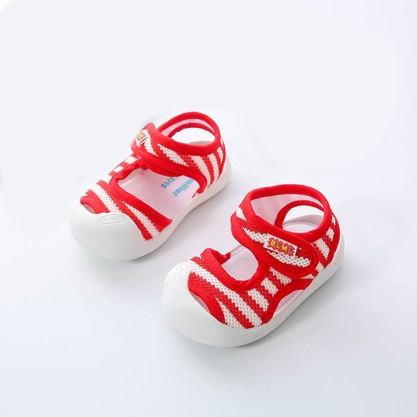 Бебешки летни обувки с лепенка в три цвята