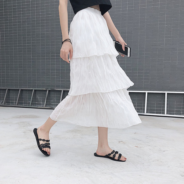 Ежедневни дамски чехли с равна подметка в черен и бежов цвят