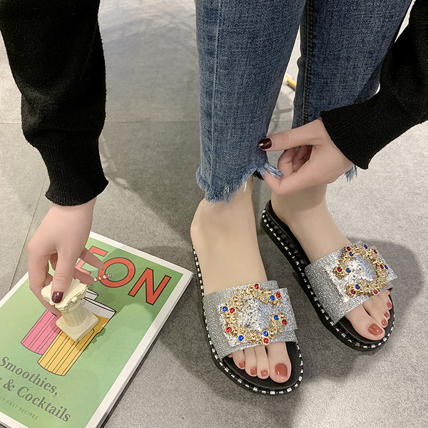 Модерни дамски чехли с цветна катарама в три цвята