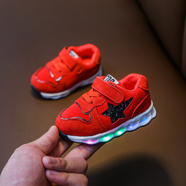 Бебешки обувки с светеща подметка в сив,черен и червен цвят