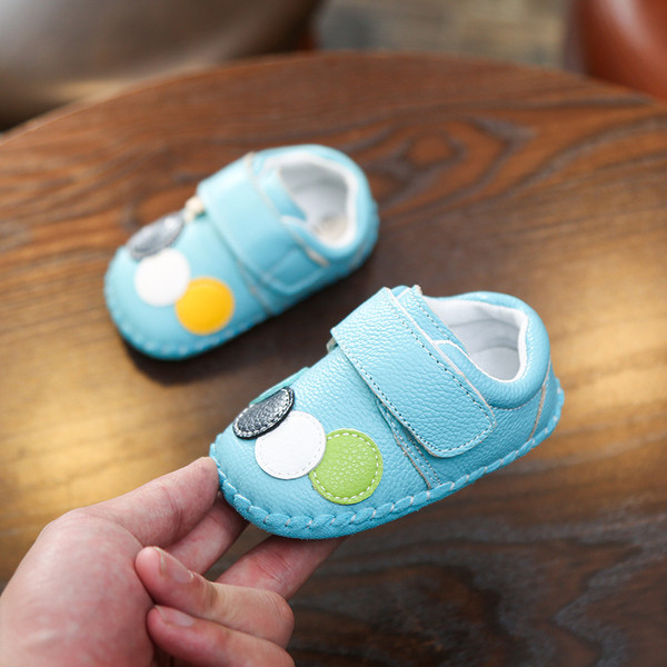 Бебешки обувки в син и розов цвят от еко кожа