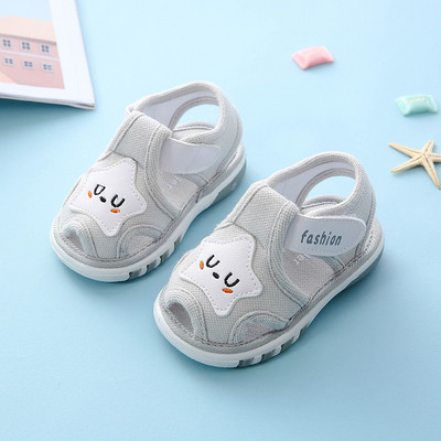 Бебешки сандали с 3D декорация и лепенка в три цвята