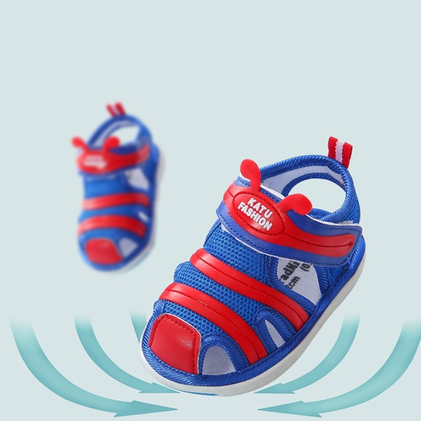 Бебешки сандали в три цвята с лепенки и надпис