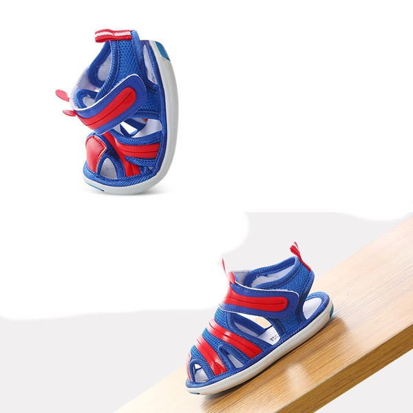 Бебешки сандали в три цвята с лепенки и надпис