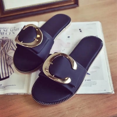 Актуални дамски чехли с метална декорация в няколко цвята