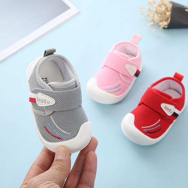 Бебешки обувки с лепенка в червен,сив и розов цвят