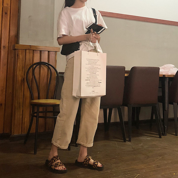 Дамски актуални чехли с леопардов десен