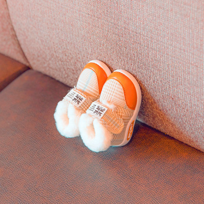 Бебешки обувки с надпис и лепенка в три цвята