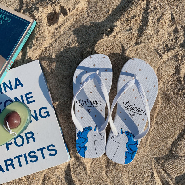 Дамски ежедневни чехли с апликация и надпис в няколко цвята