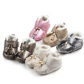 Бебешки обувки за момичета в няколко цвята